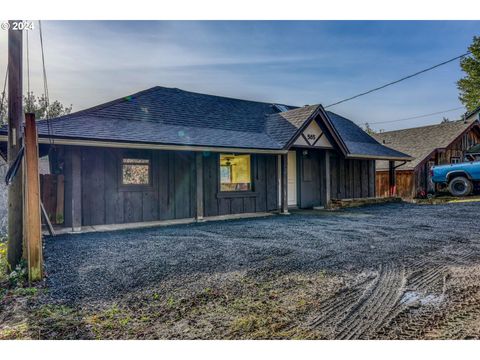 A home in Coquille