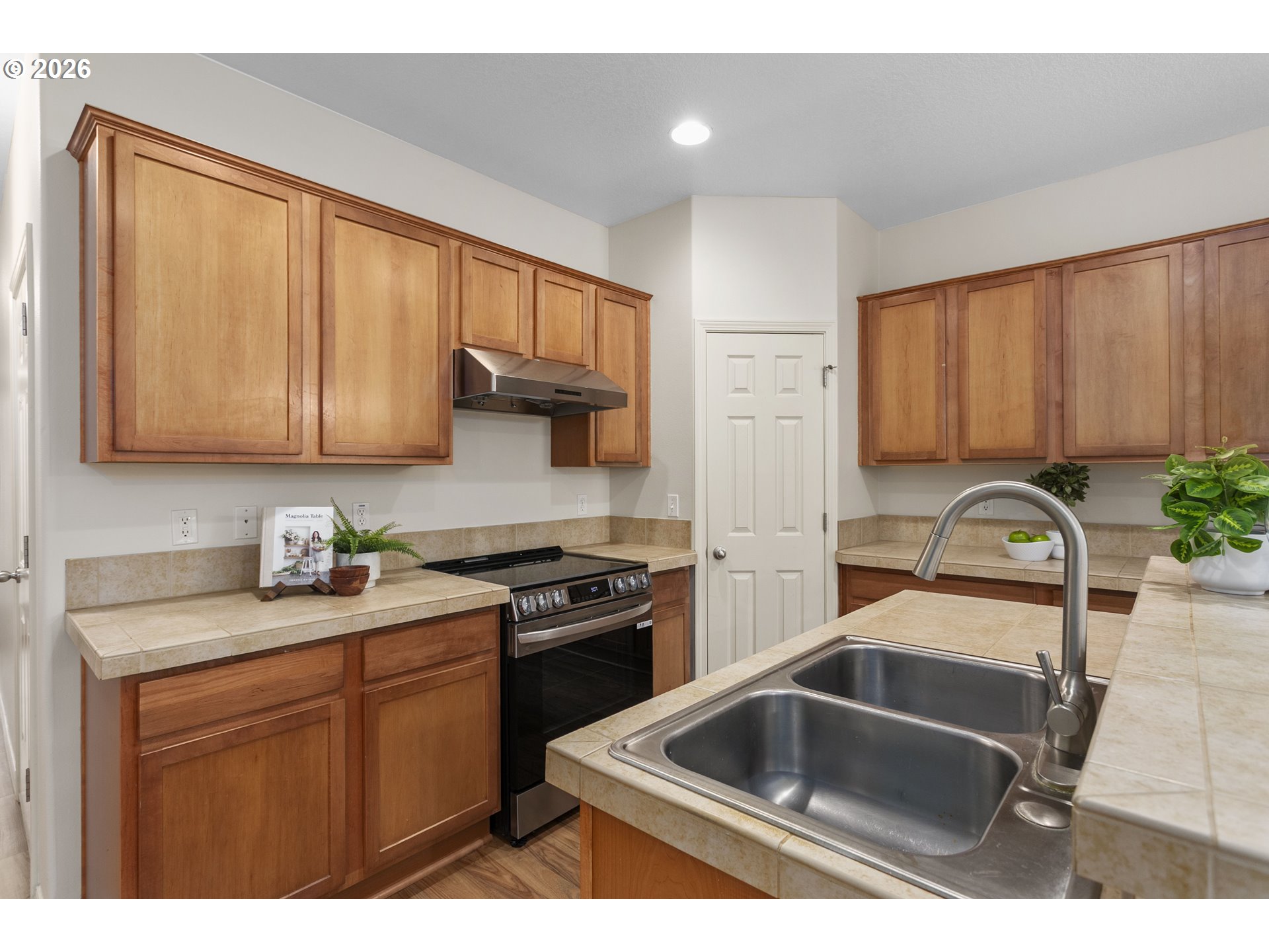 1436 NE ALEXANDRIA PL