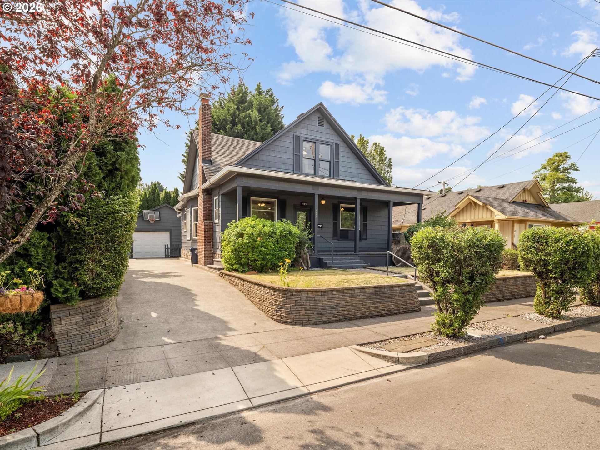 624 NE 2ND AVE