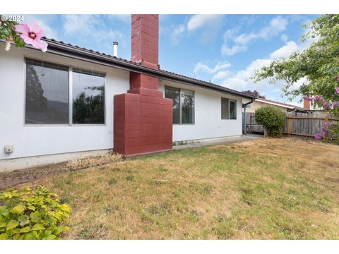 A home in Sutherlin