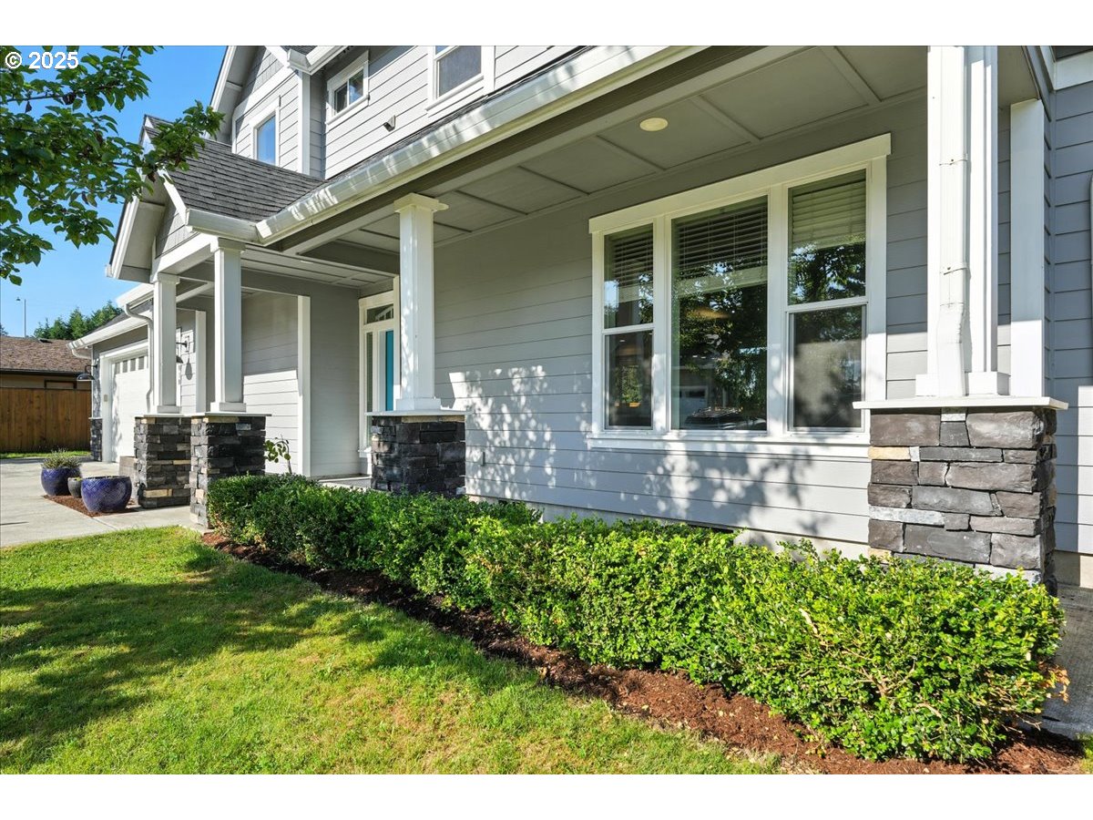 2818 NE 125TH CT