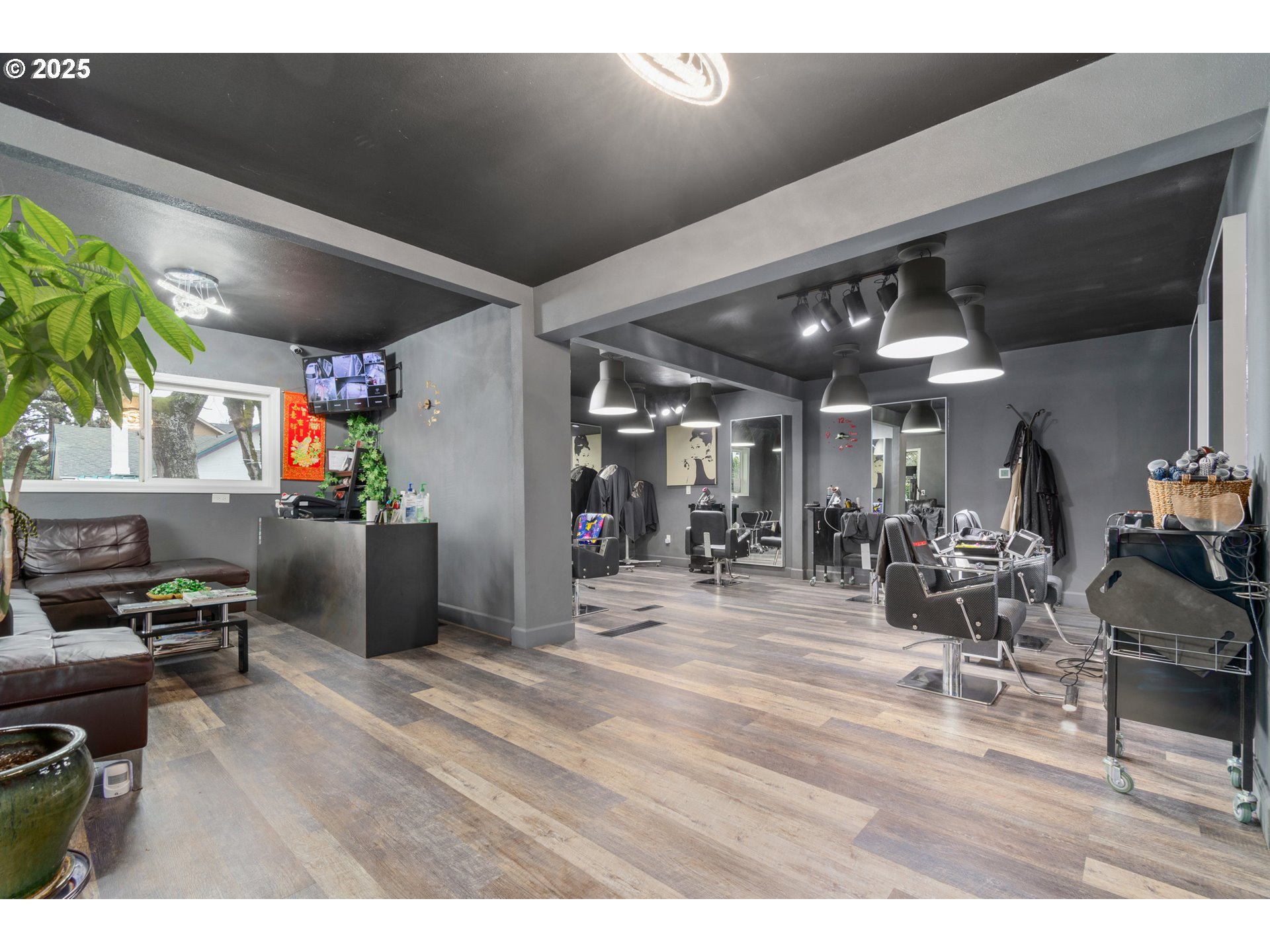 509 E 13TH AVE SE