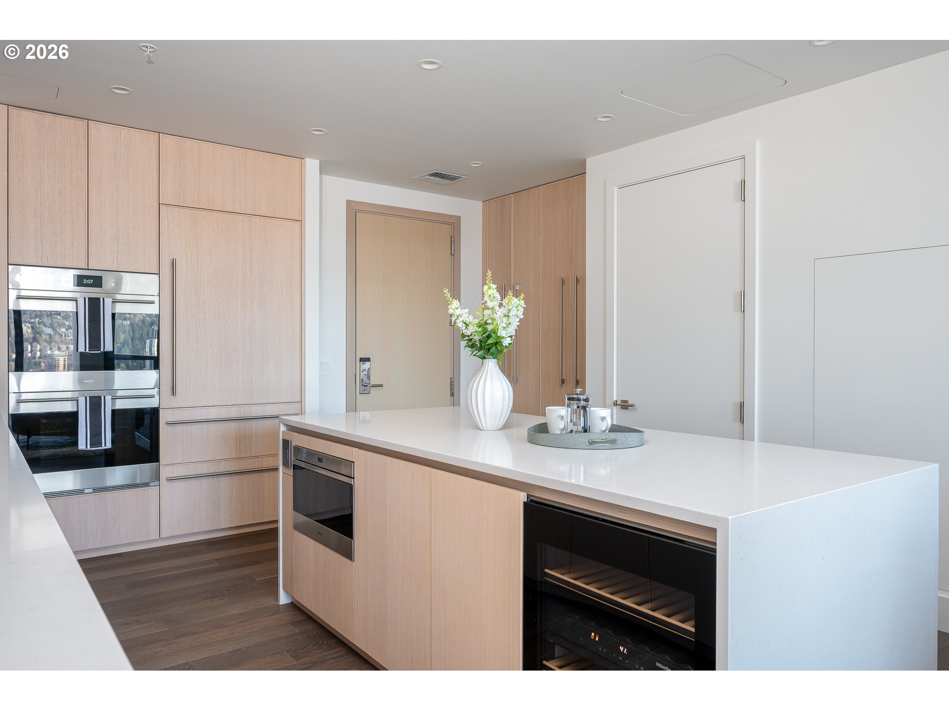 550 SW 10TH AVE 2303