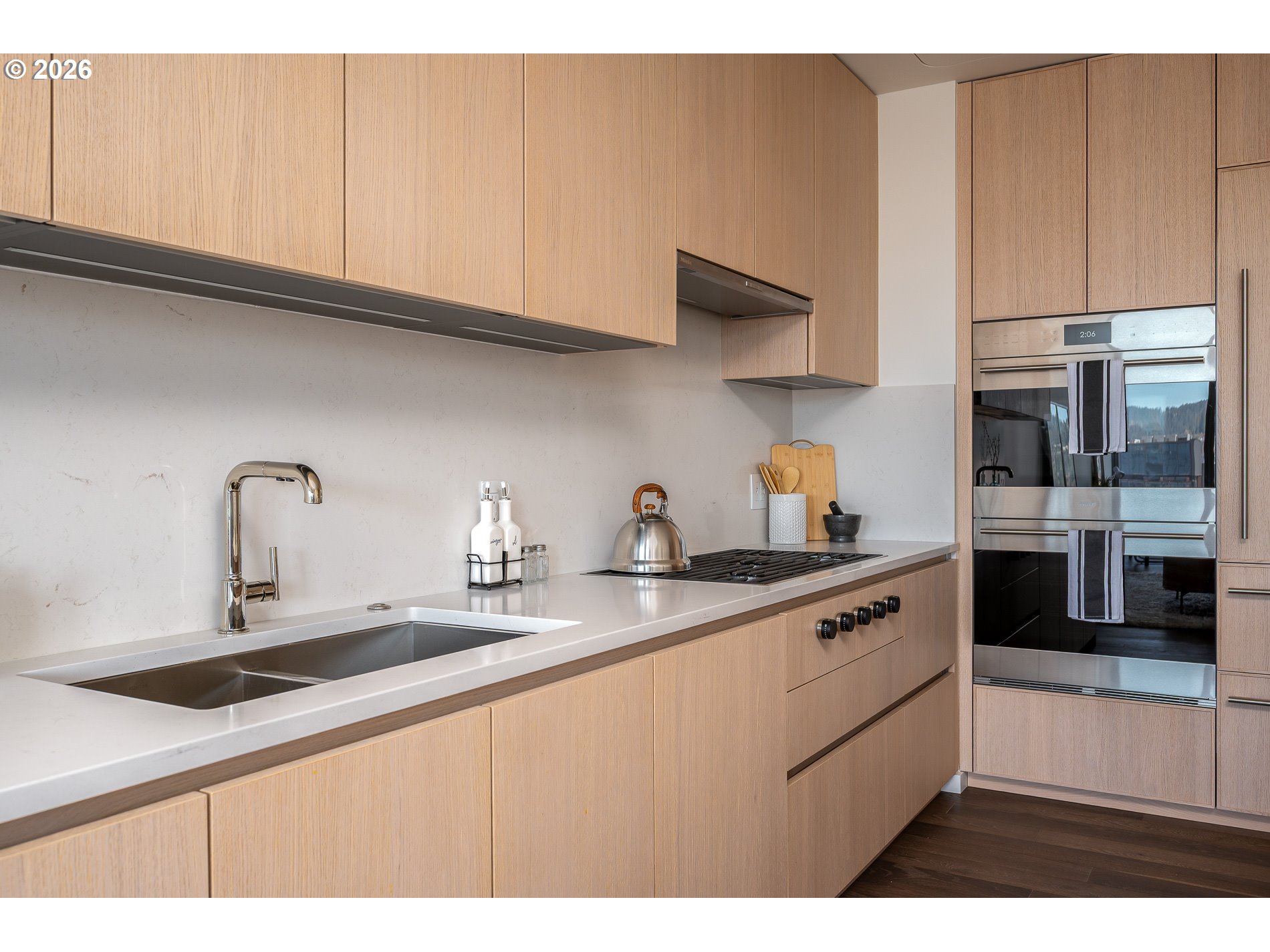 550 SW 10TH AVE 2303