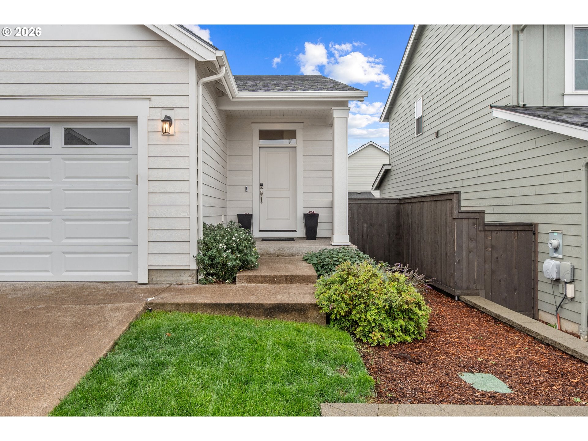 498 NE FREMONT DR