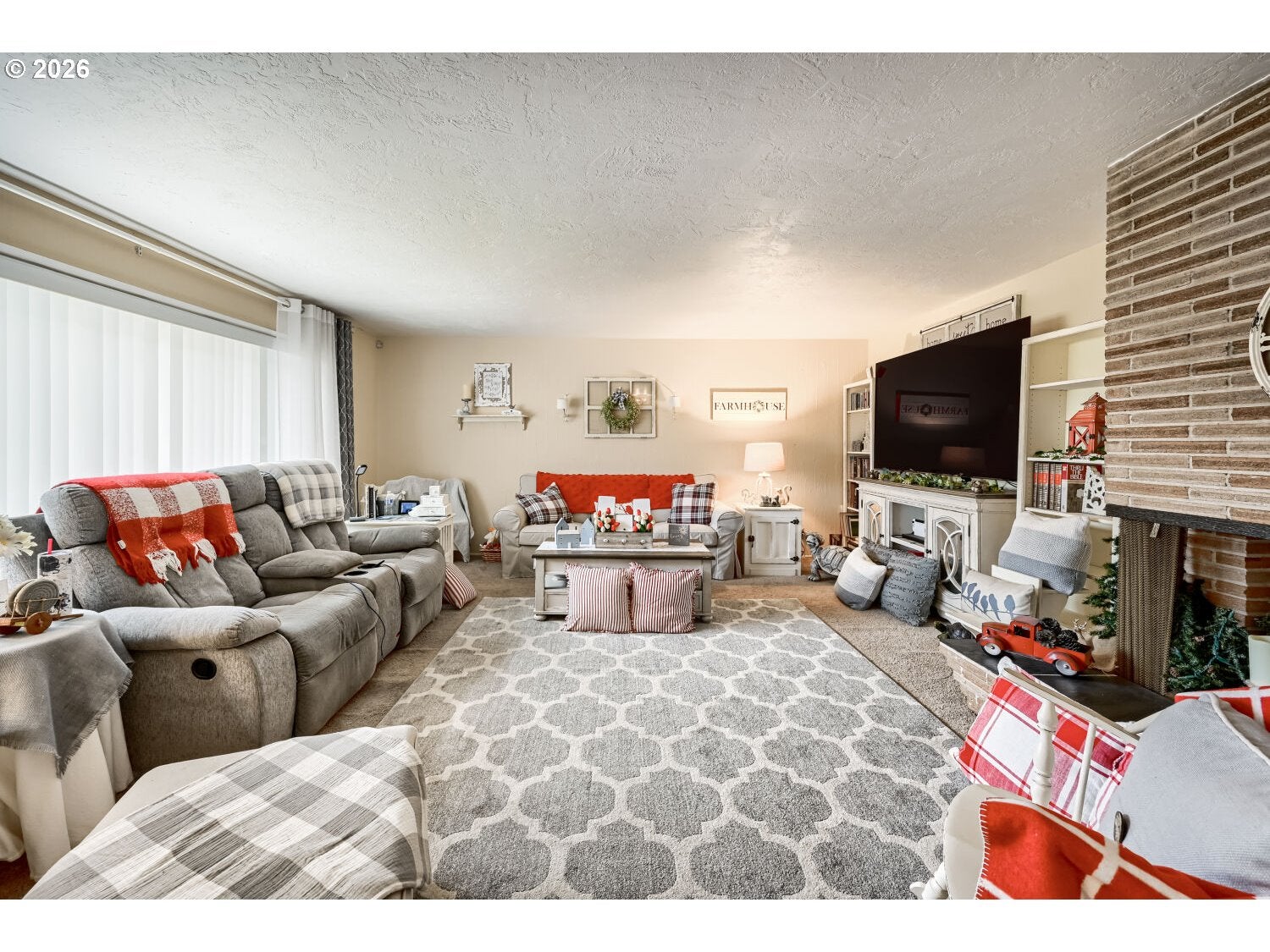 2565 DOVER DR