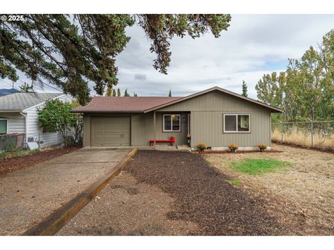 2016 C ST Hood River OR 97031