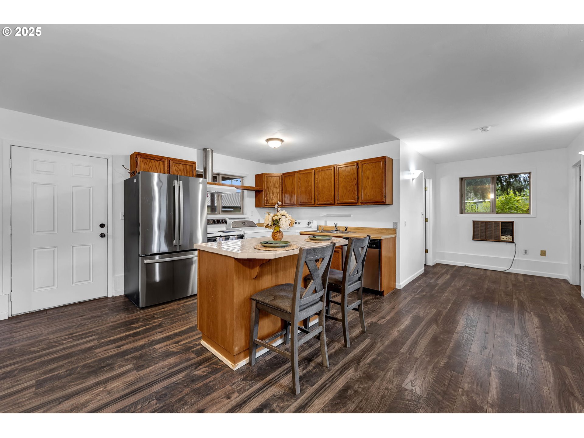 12 VALLEY DR