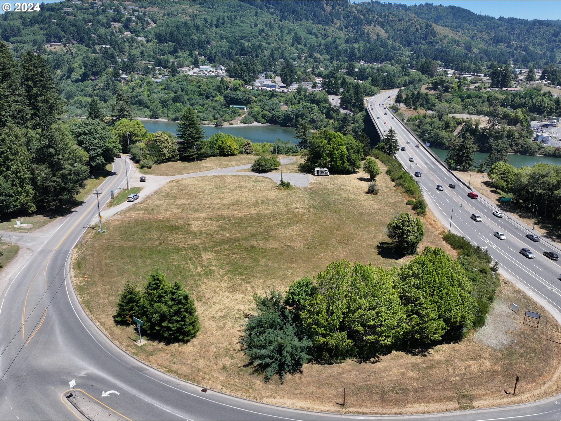 205 N BANK CHETCO RIVER RD