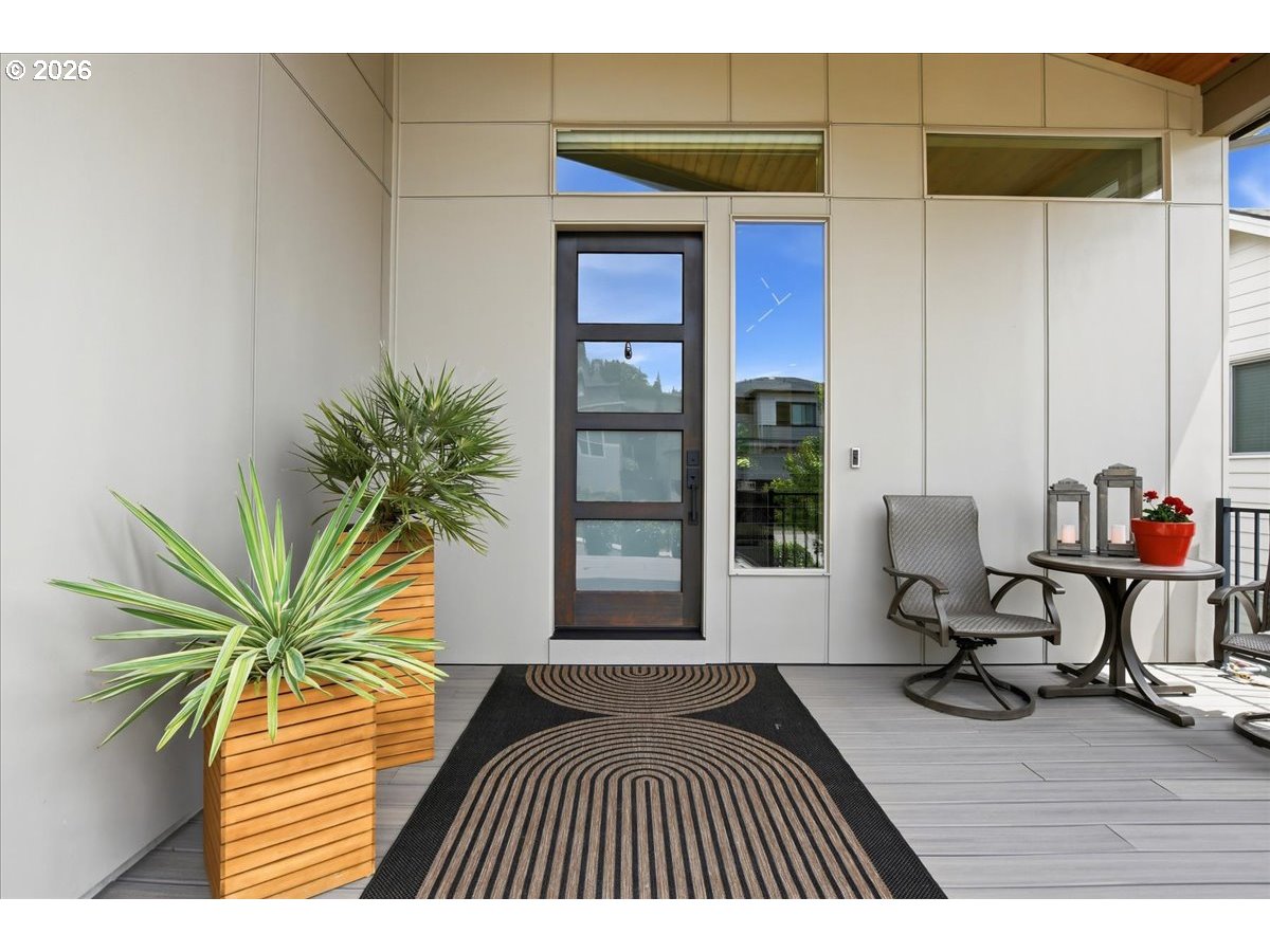 626 NE PROVINCE CT