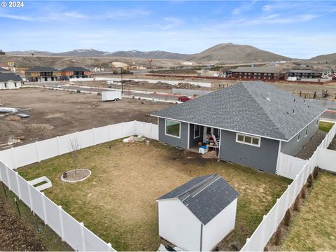 A home in Baker City