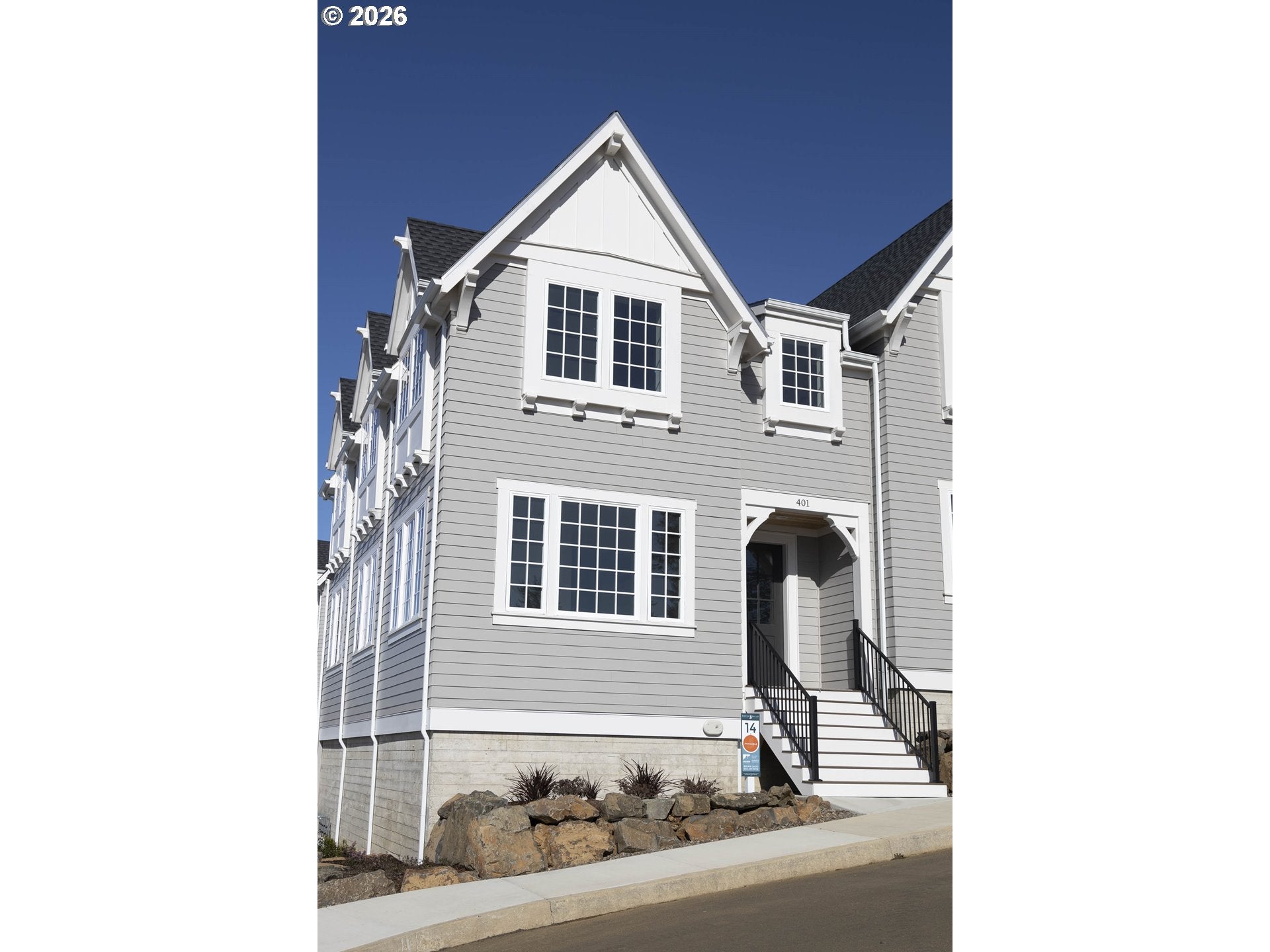 401 NE MOONWAKE LN 14