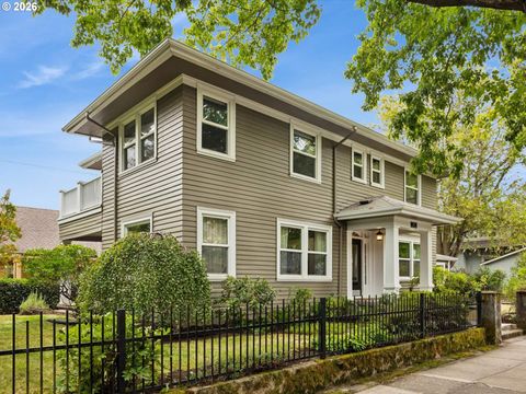 1130 NE BRAZEE ST Portland OR 97212