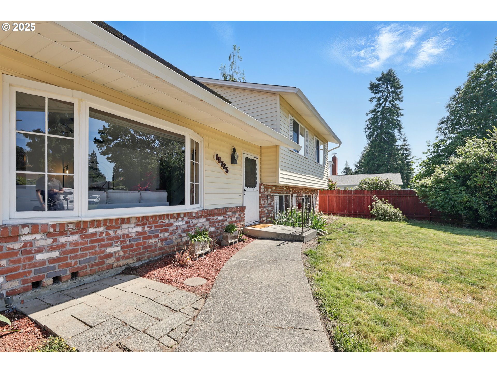 18735 NE WASCO CT