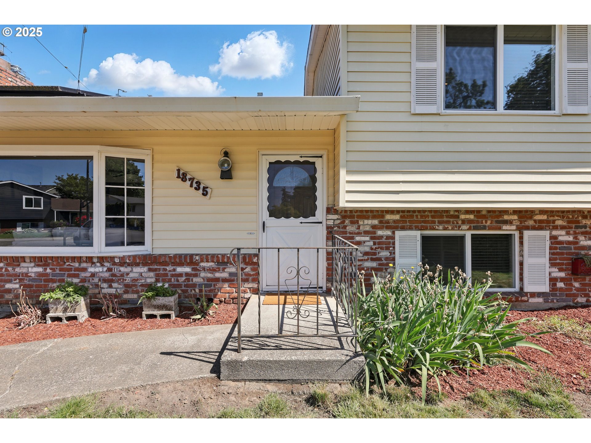 18735 NE WASCO CT