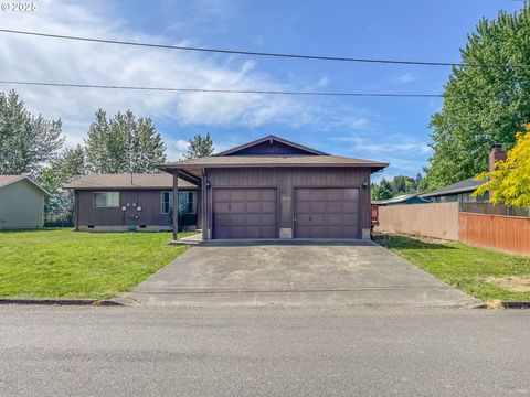 1959 GREEN AVE Roseburg OR 97471