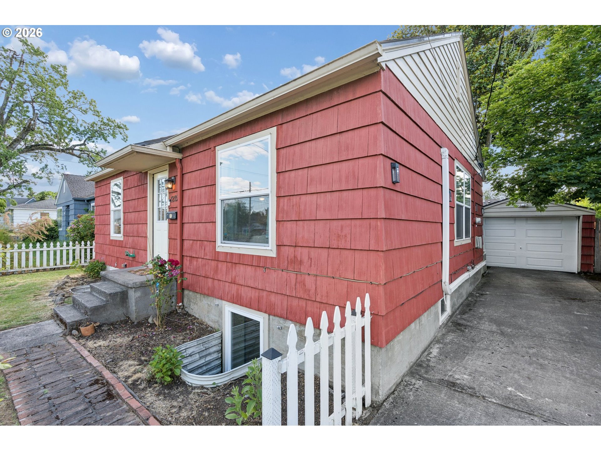 1215 NE 81ST AVE