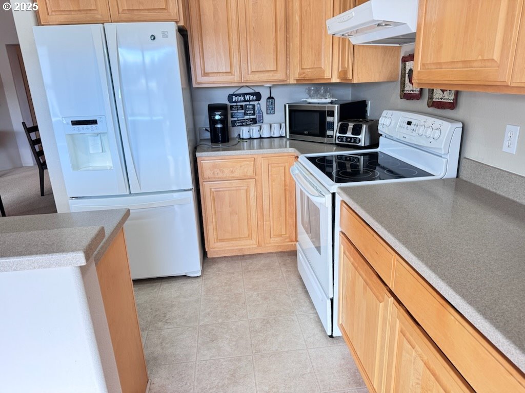 Florence, Oregon 97439, United States, 2 Bedrooms Bedrooms, ,2 BathroomsBathrooms,Residential,Active,250620