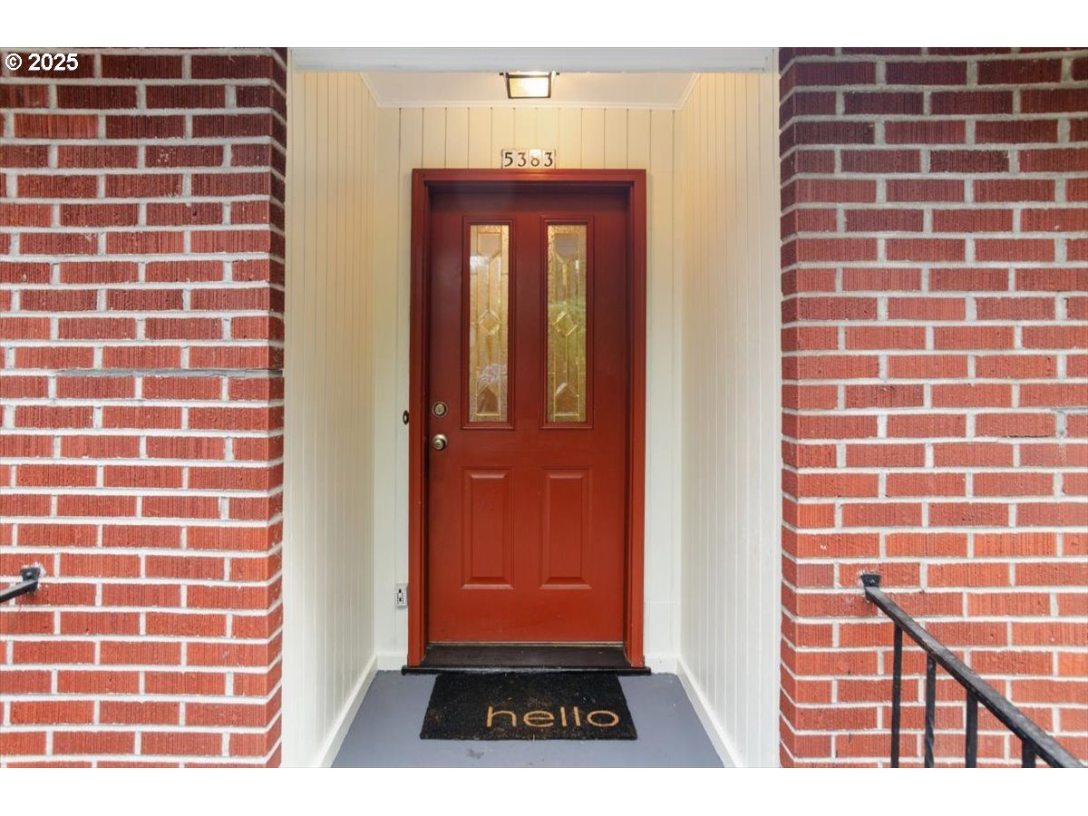 5381/5383 SW HUMPHREY BLVD