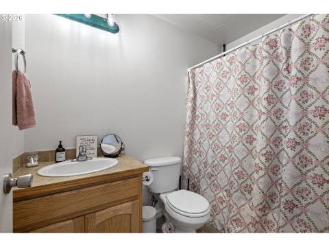 Tiny photo for 1373 Creswood Dr, Creswell, OR 97426 (MLS # 146411091)