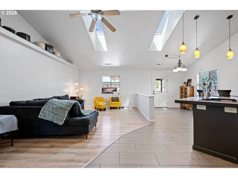 Tiny photo for 1373 Creswood Dr, Creswell, OR 97426 (MLS # 146411091)