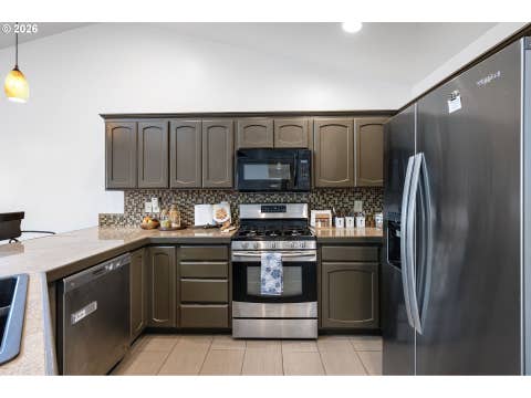 Tiny photo for 1373 Creswood Dr, Creswell, OR 97426 (MLS # 146411091)