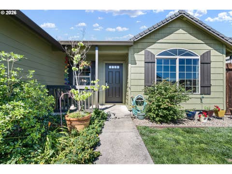 Tiny photo for 1373 Creswood Dr, Creswell, OR 97426 (MLS # 146411091)