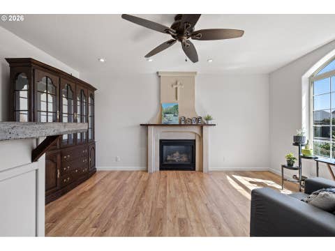Tiny photo for 1373 Creswood Dr, Creswell, OR 97426 (MLS # 146411091)
