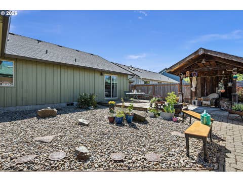 Tiny photo for 1373 Creswood Dr, Creswell, OR 97426 (MLS # 146411091)