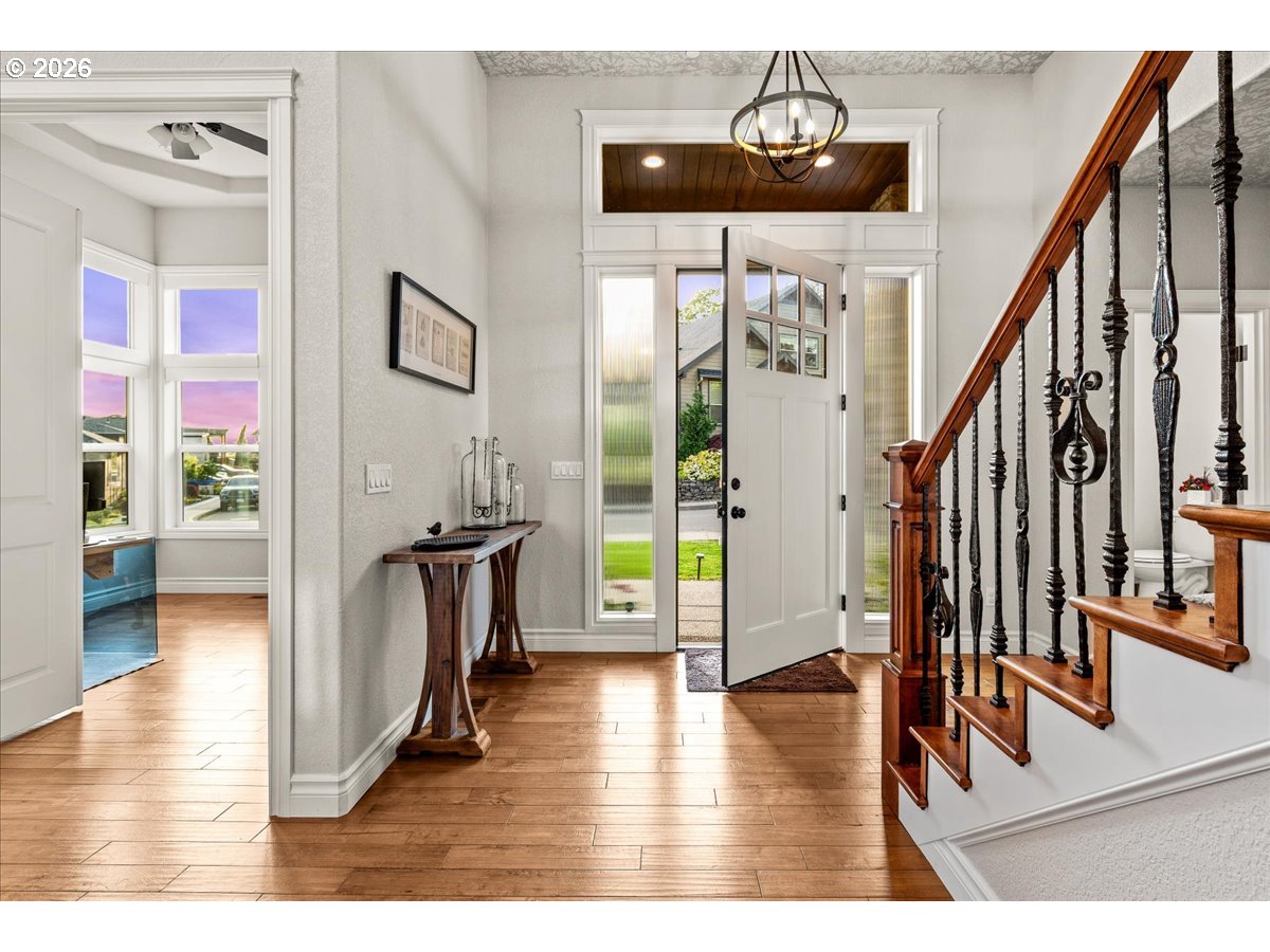 1852 N COLUMBIA RIDGE WAY