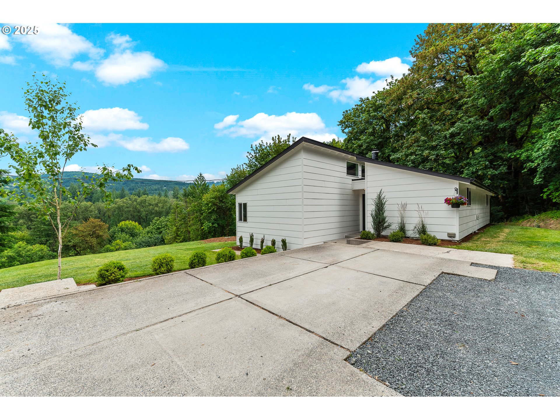 3606 NE ETNA RD