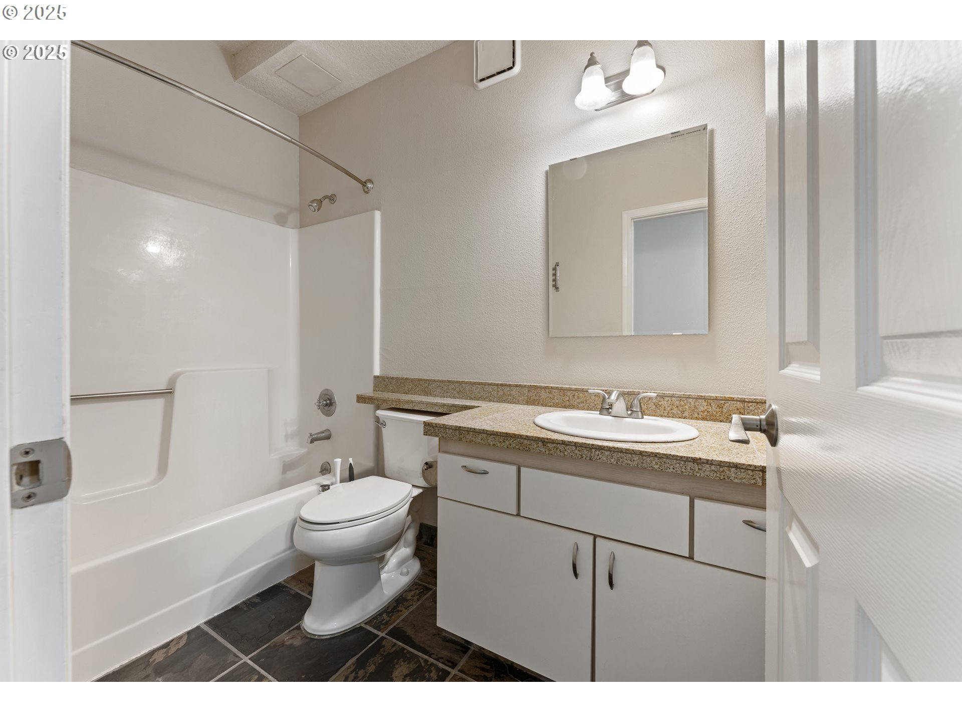 4320 S CORBETT AVE 202