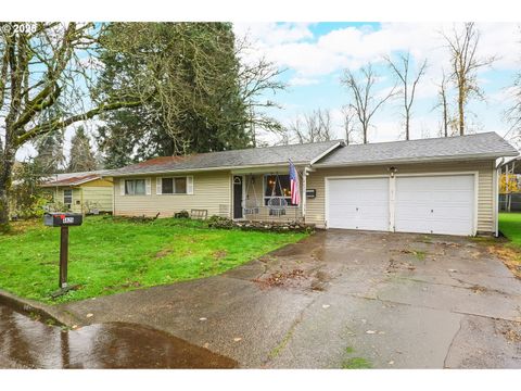Photo of 4825 SE Brookside Dr, Milwaukie, OR 97222 (MLS # 354880861)
