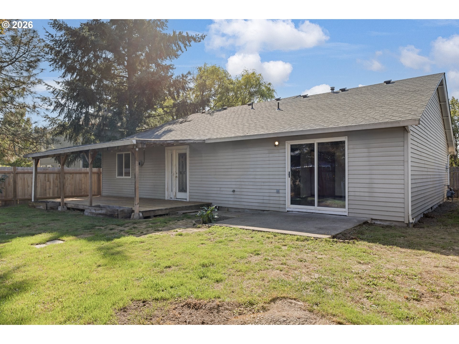 210 S MEREDITH DR