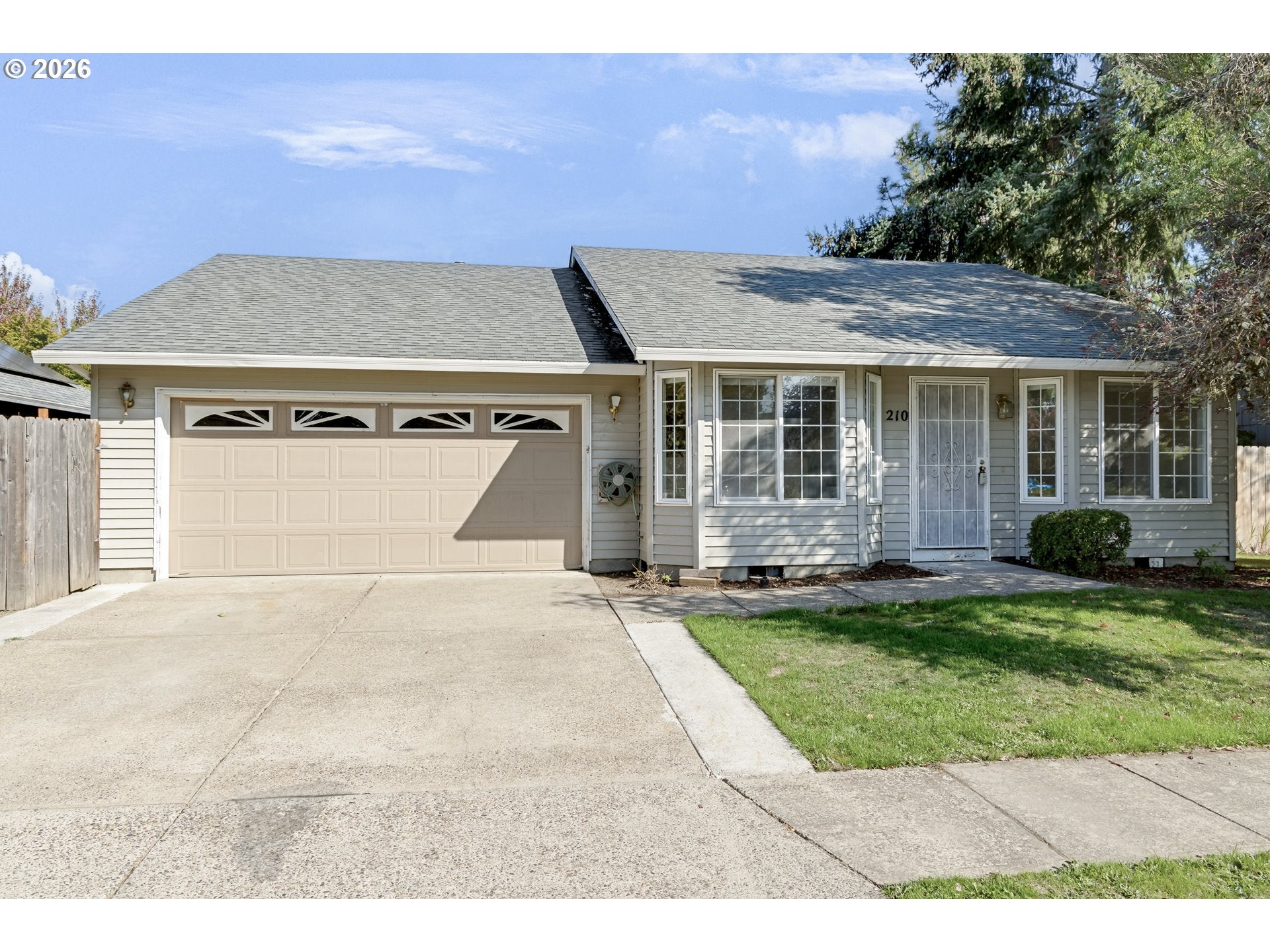 210 S MEREDITH DR