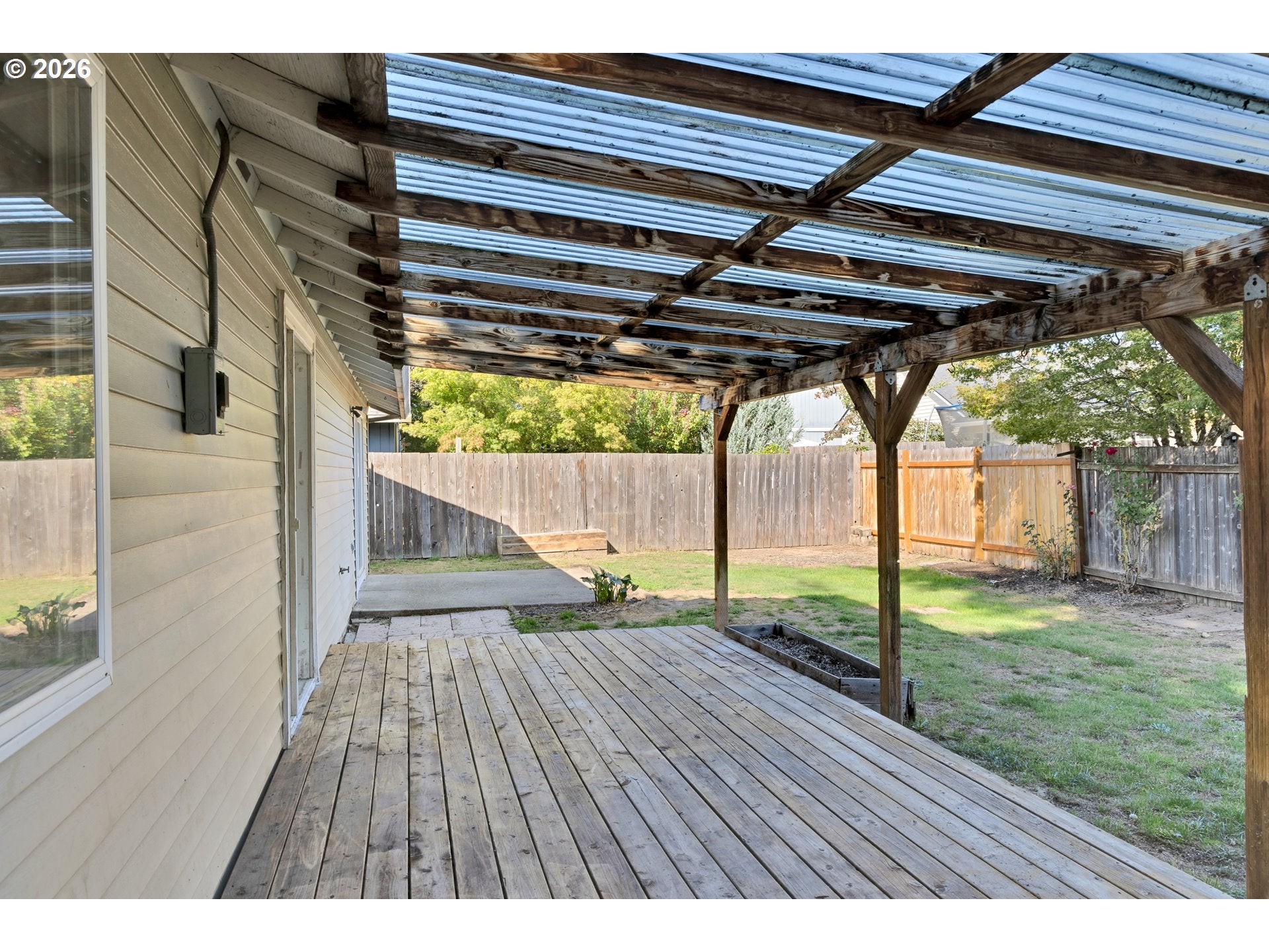 210 S MEREDITH DR