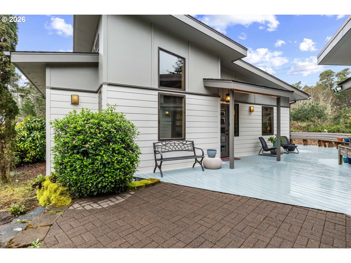 4975 HECETA BEACH RD