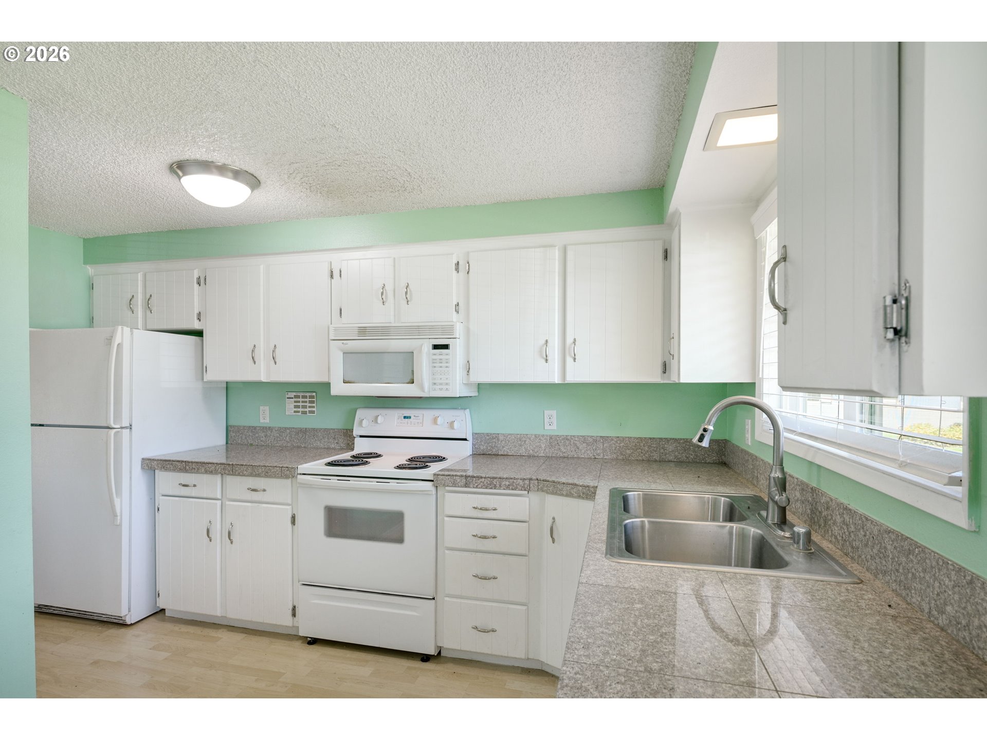 13600 NE 18th ST 26