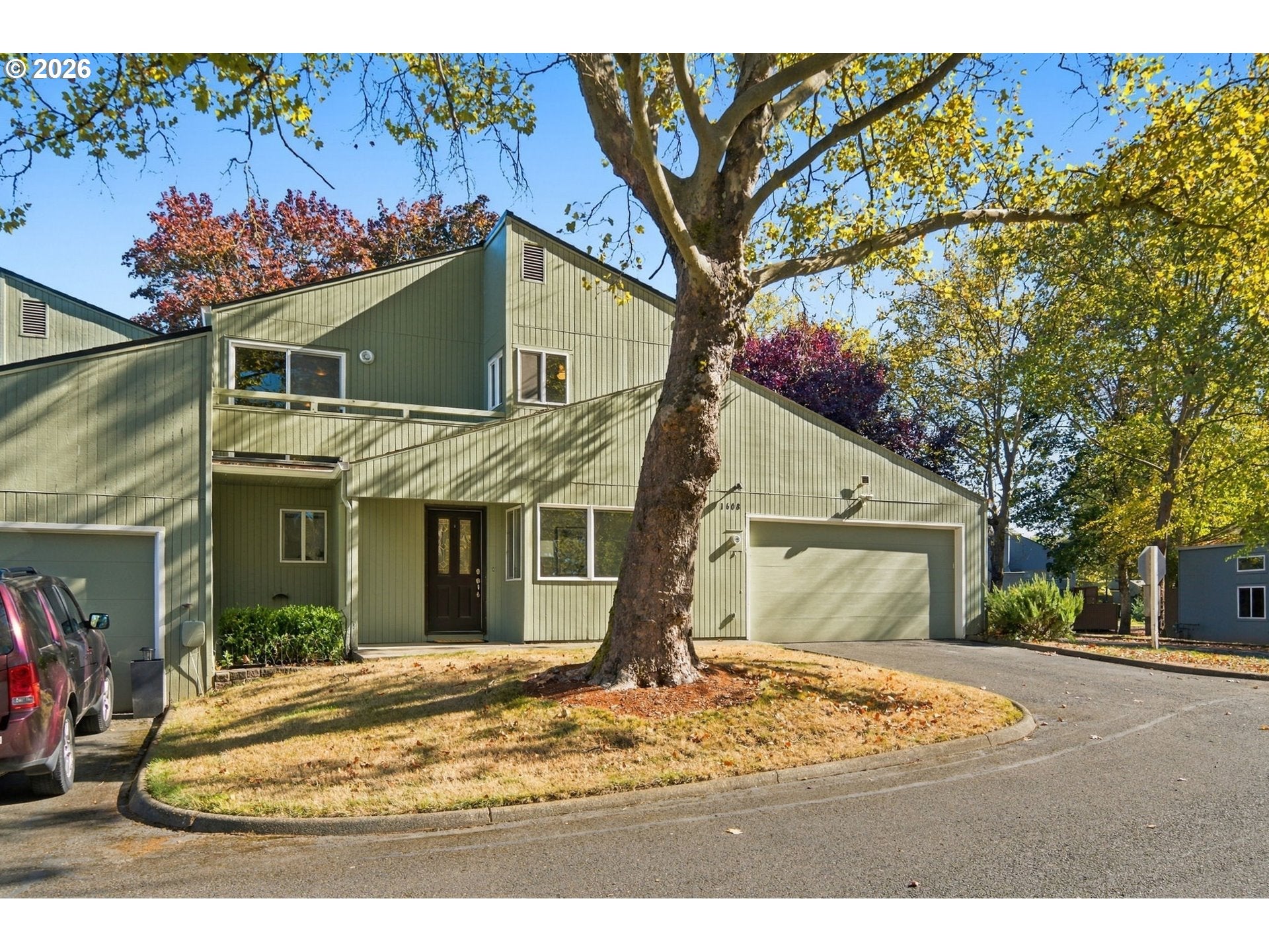 1608 NW ROLLING HILL DR