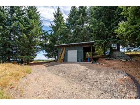 19601 NE TRUNK RD Dundee OR 97115