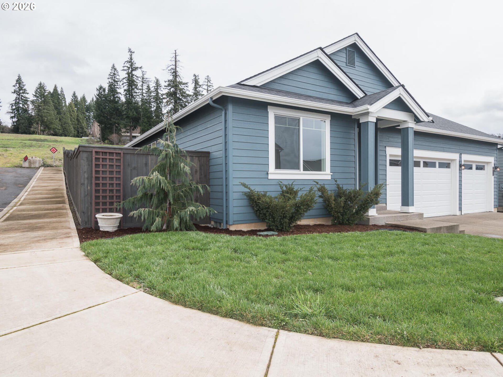 1678 NE SHELL ROCK DR