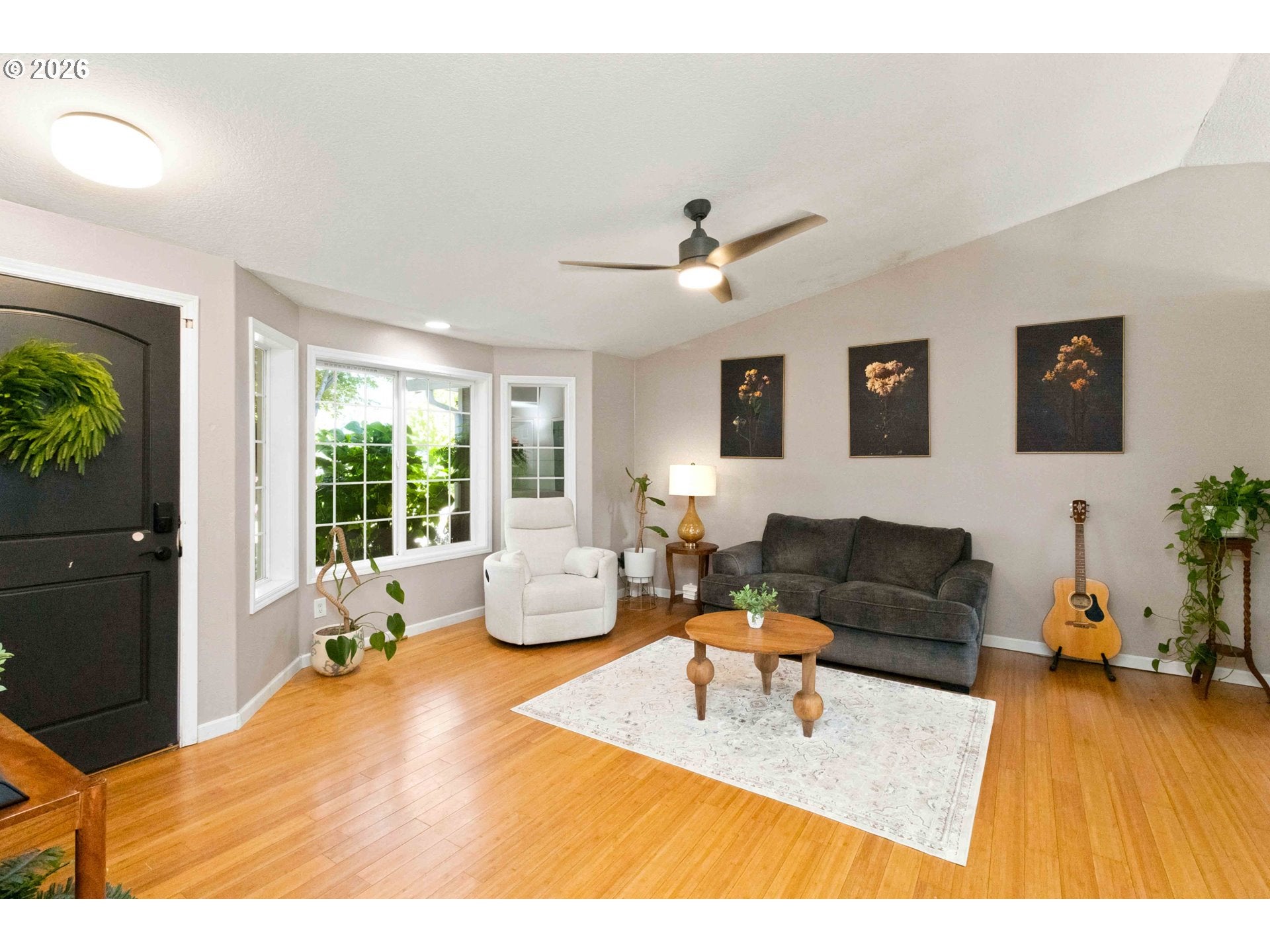 13 W PINE LN
