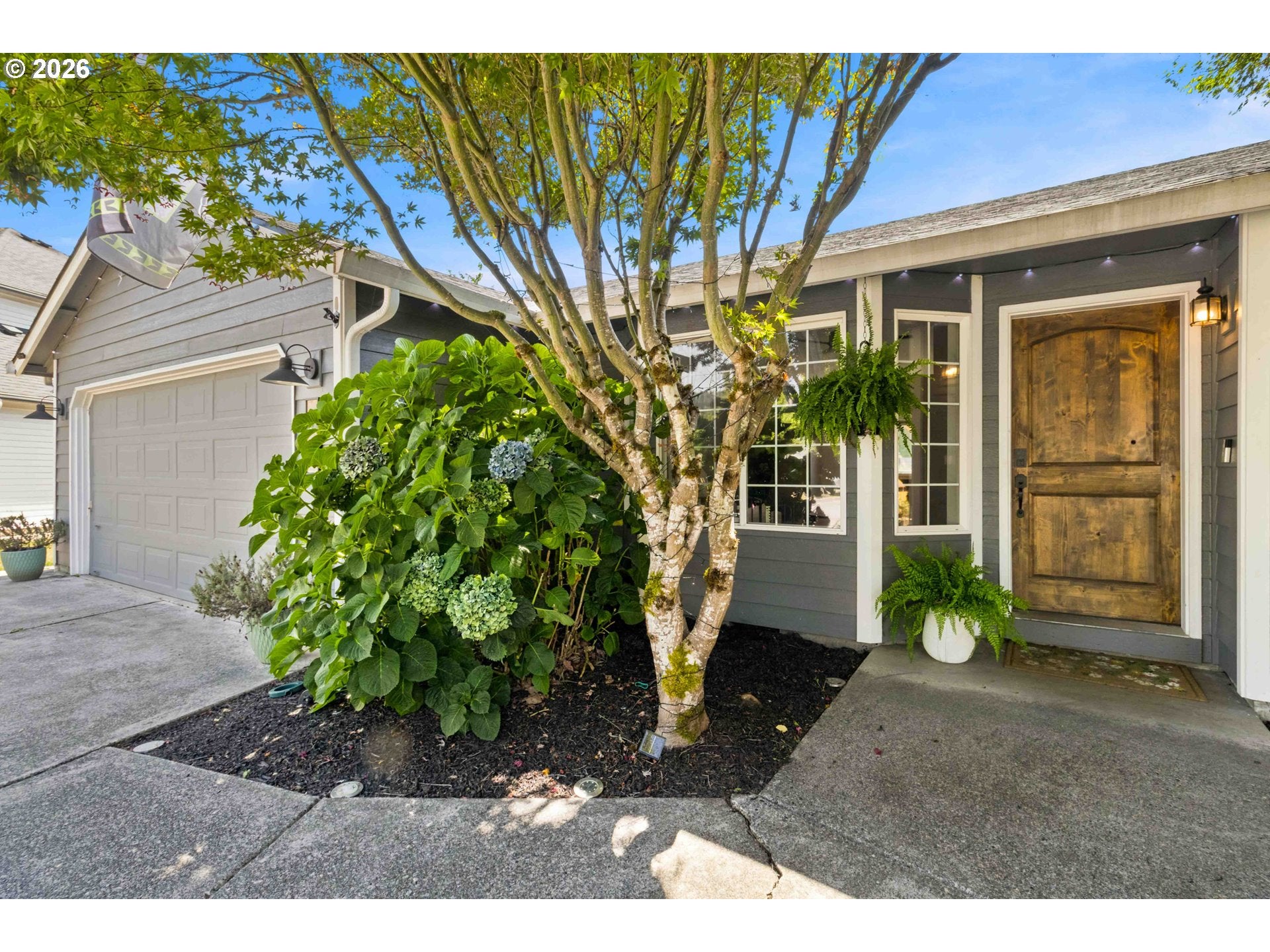 13 W PINE LN