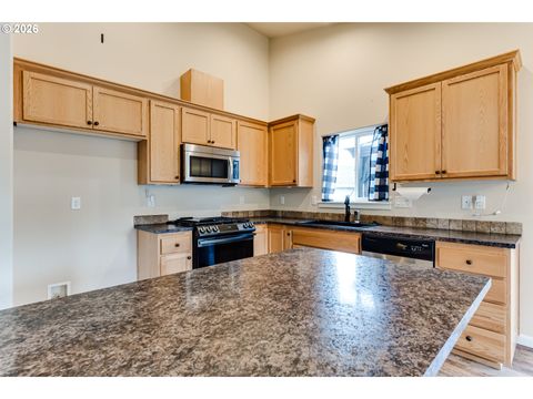 Tiny photo for 362 Camrin Loop, Creswell, OR 97426 (MLS # 549020635)