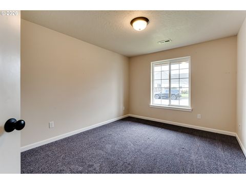 Tiny photo for 362 Camrin Loop, Creswell, OR 97426 (MLS # 549020635)