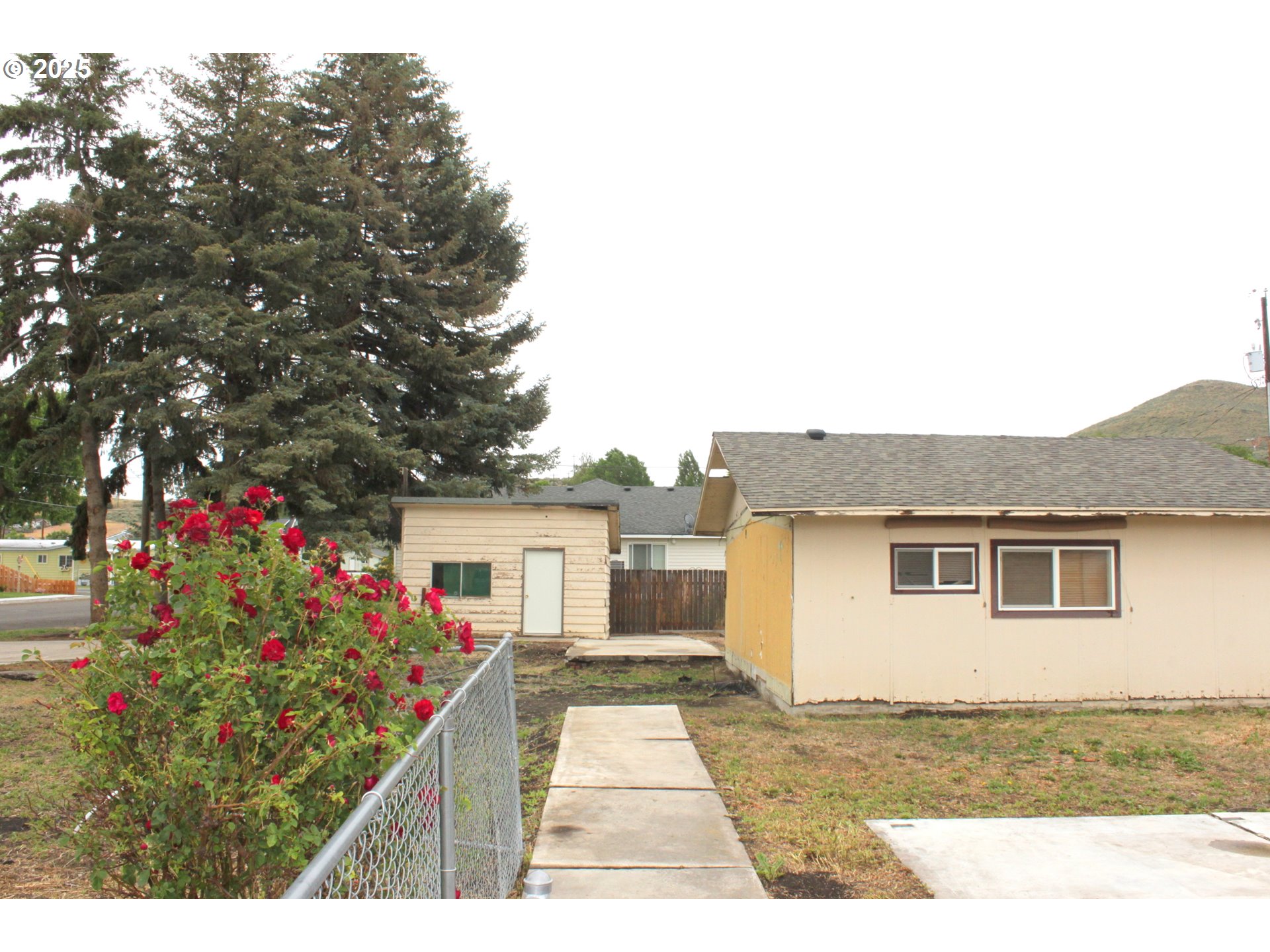 895 AUBURN AVE