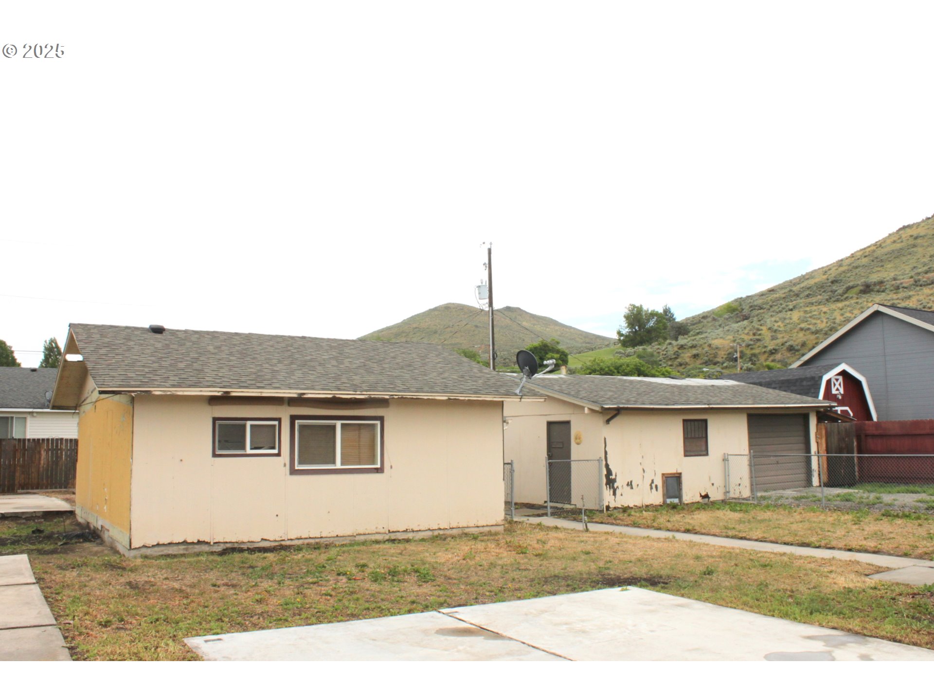 895 AUBURN AVE