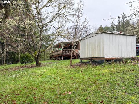 225 DORALEEN LN Glide OR 97443