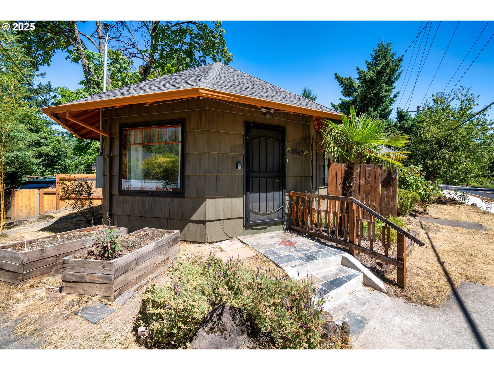 9647 SW CAPITOL HWY