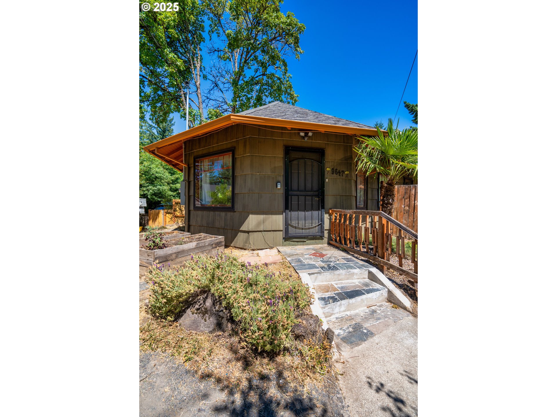 9647 SW CAPITOL HWY